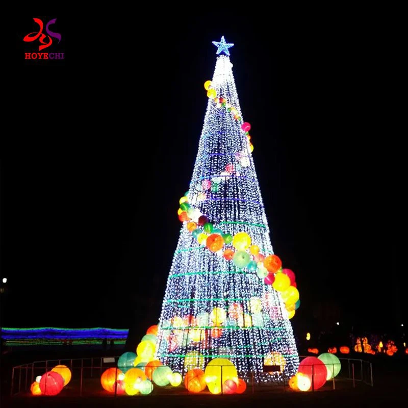 Sapin de Noël sphérique éclairé à DEL